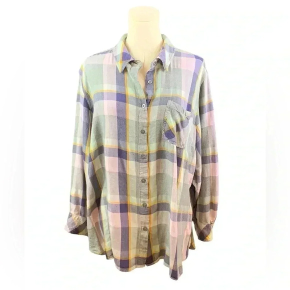 Ava & Viv Tops - Ava & Viv Plaid Long Sleeve Button‎ Up